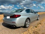BMW 520d A  Limousine Luxury Line  - silberne BMW 520