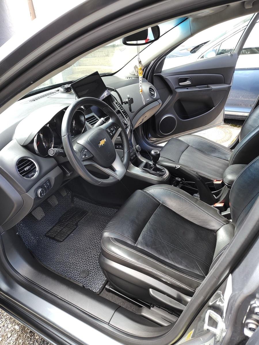 Chevrolet Cruze 2013 — вигляд ззаду