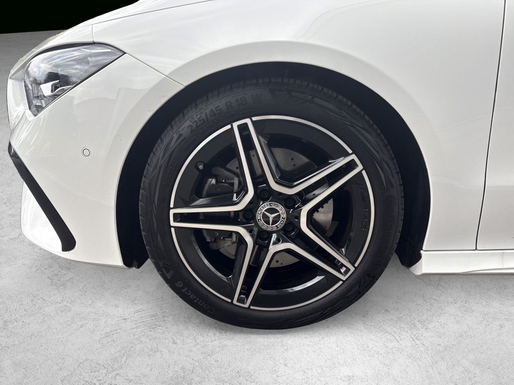 Mercedes-Benz CLA 220 4MATIC Coupé AMG NIGHT PANO 360 ACC SOUN foto 3