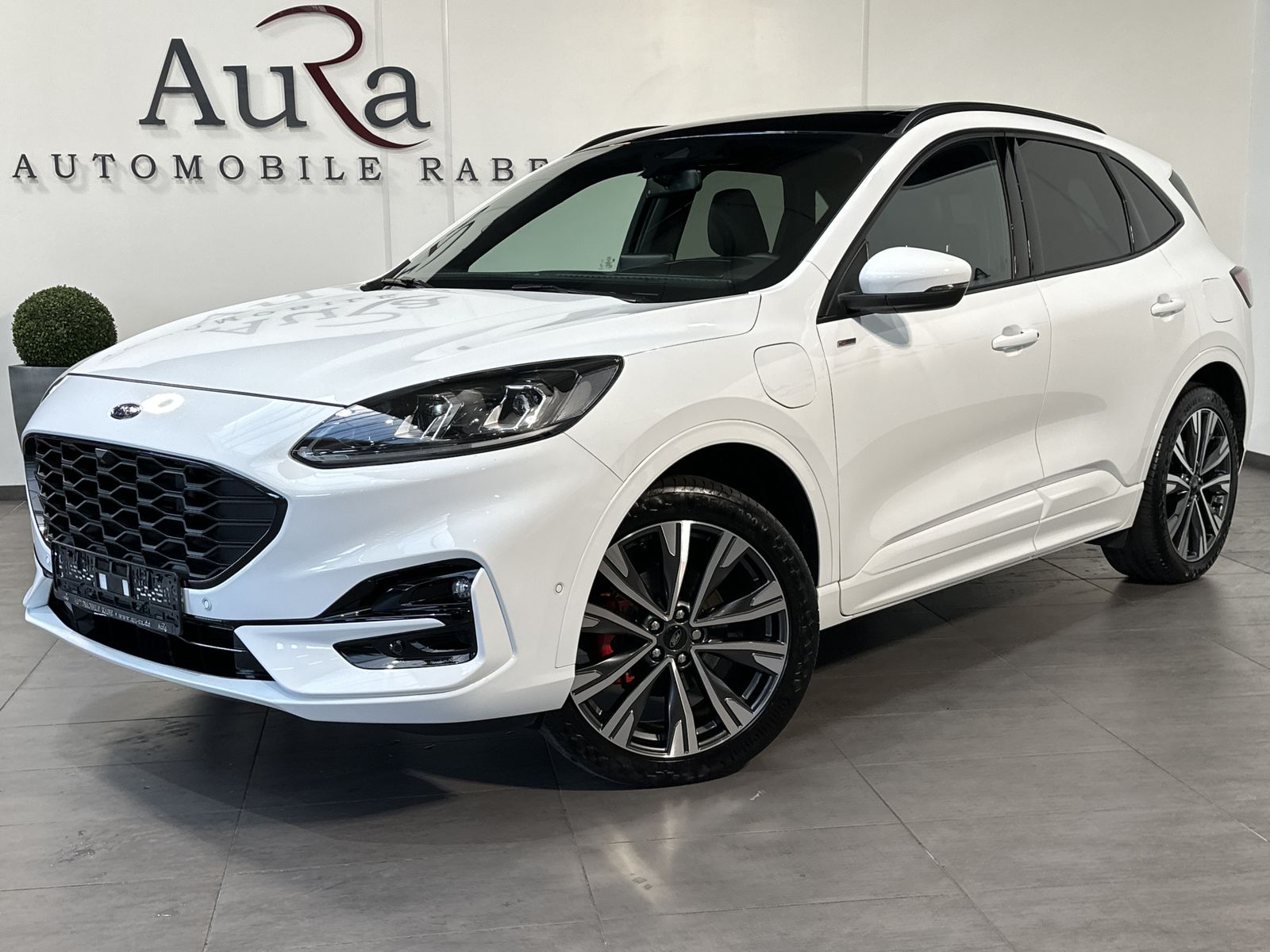 Fahrzeugabbildung Ford Kuga ST-Line X NAV+LED+PANO+AHK+20ZO+ACC+KAMERA