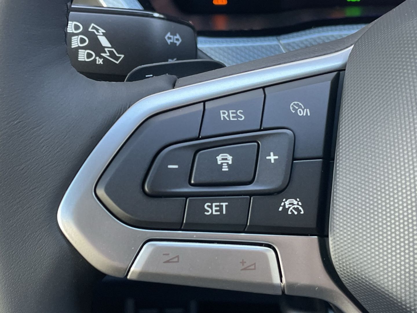 Touran ENERGY 1.5TSI DSG AHK/Kamera/ACC/Navi/LED