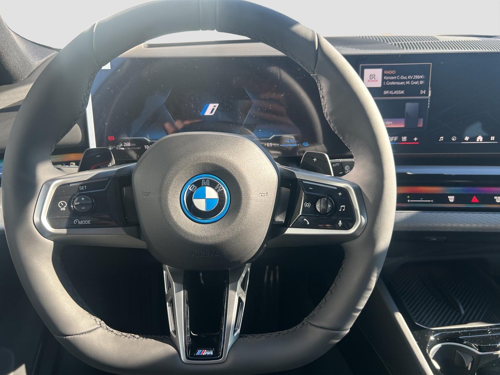 BMW 530e xDrive Touring M-Sport Hybr. UPE 87.380 EUR