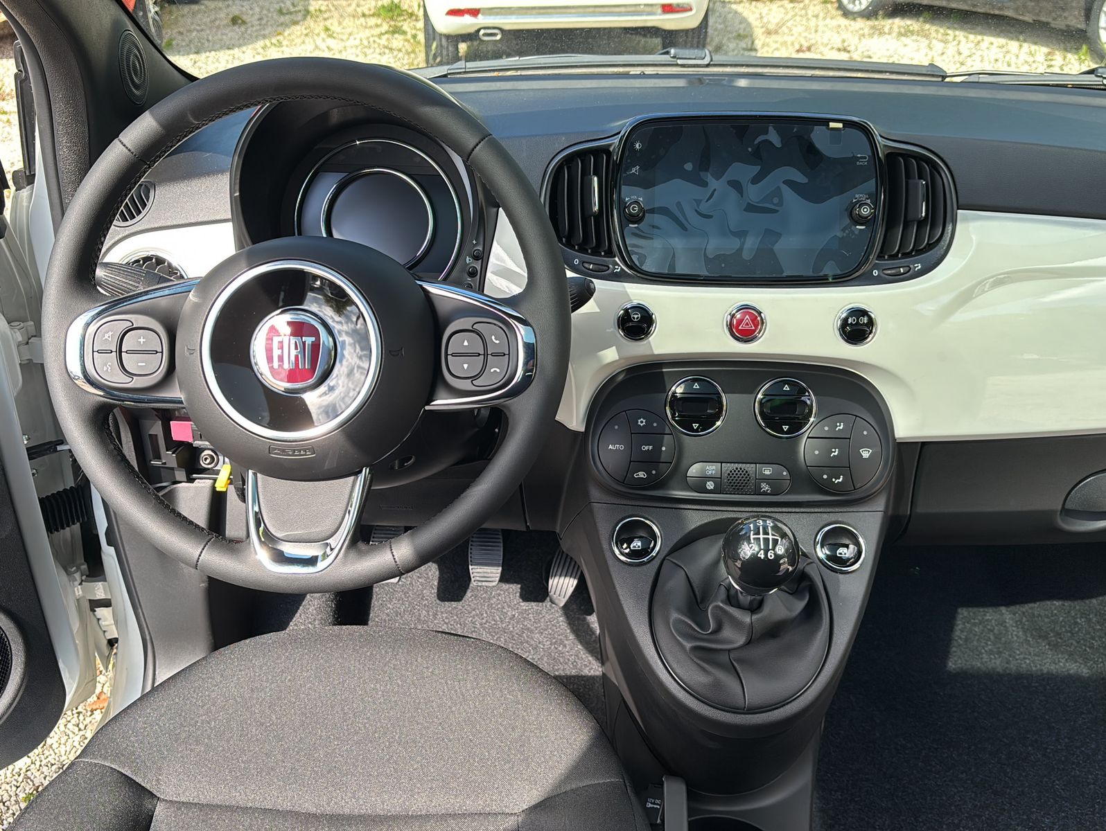 Fahrzeugabbildung Fiat 500 1.0 GSE Hybrid Dolcevita GARANTIE/CARPLAY