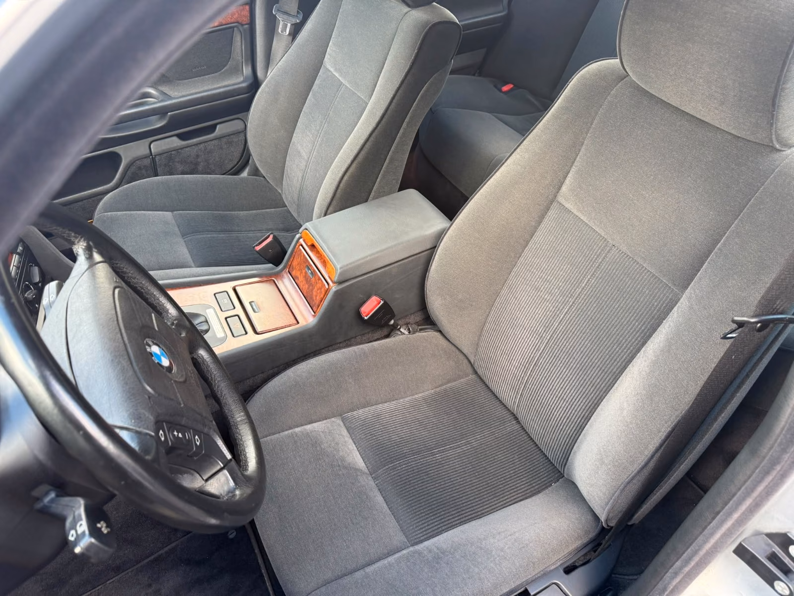 BMW 728i - 193 CV - BVA - ENTRETIEN COMPLET