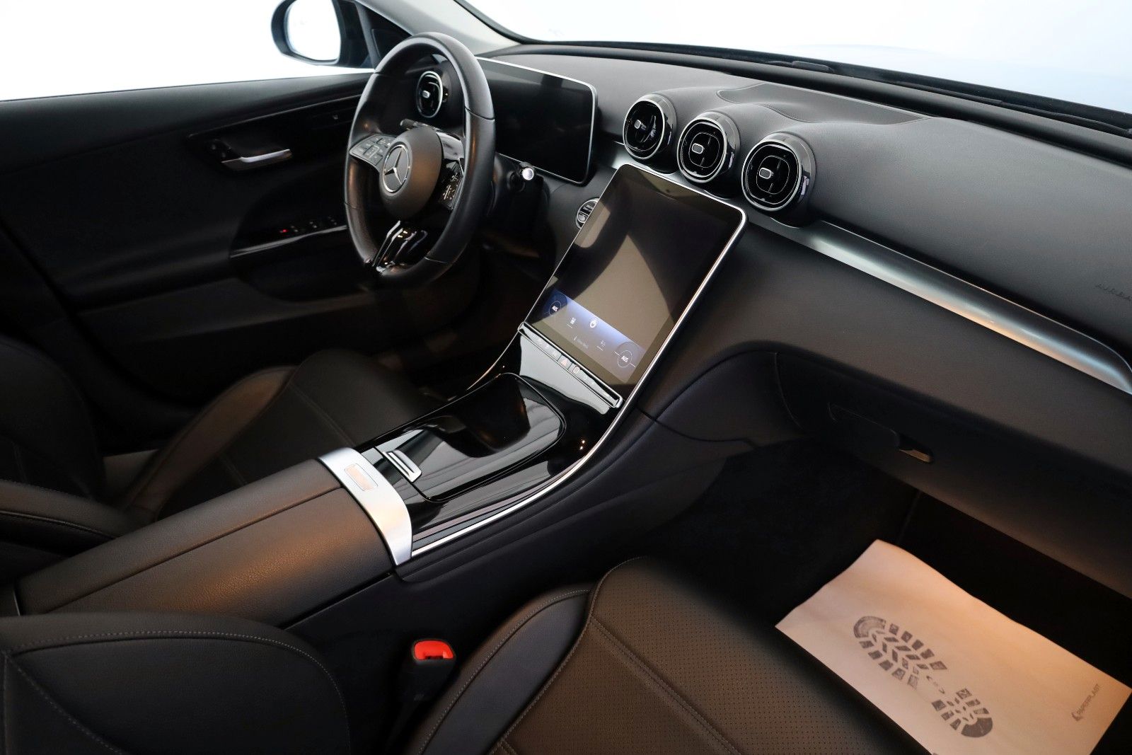 Fahrzeugabbildung Mercedes-Benz C 300e T Leder,Navi,LED,SH,PDC,Kamera,Park Paket
