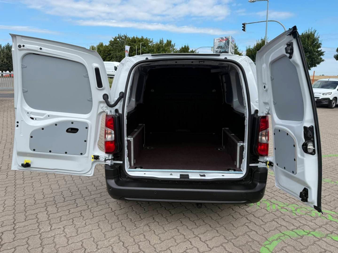 Fahrzeugabbildung Fiat Doblo XL Automatik