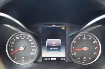Mercedes-Benz C 180 Exclusive NAVI-AUT.-AHK.-TEMPOMAT-SHZG.-PD