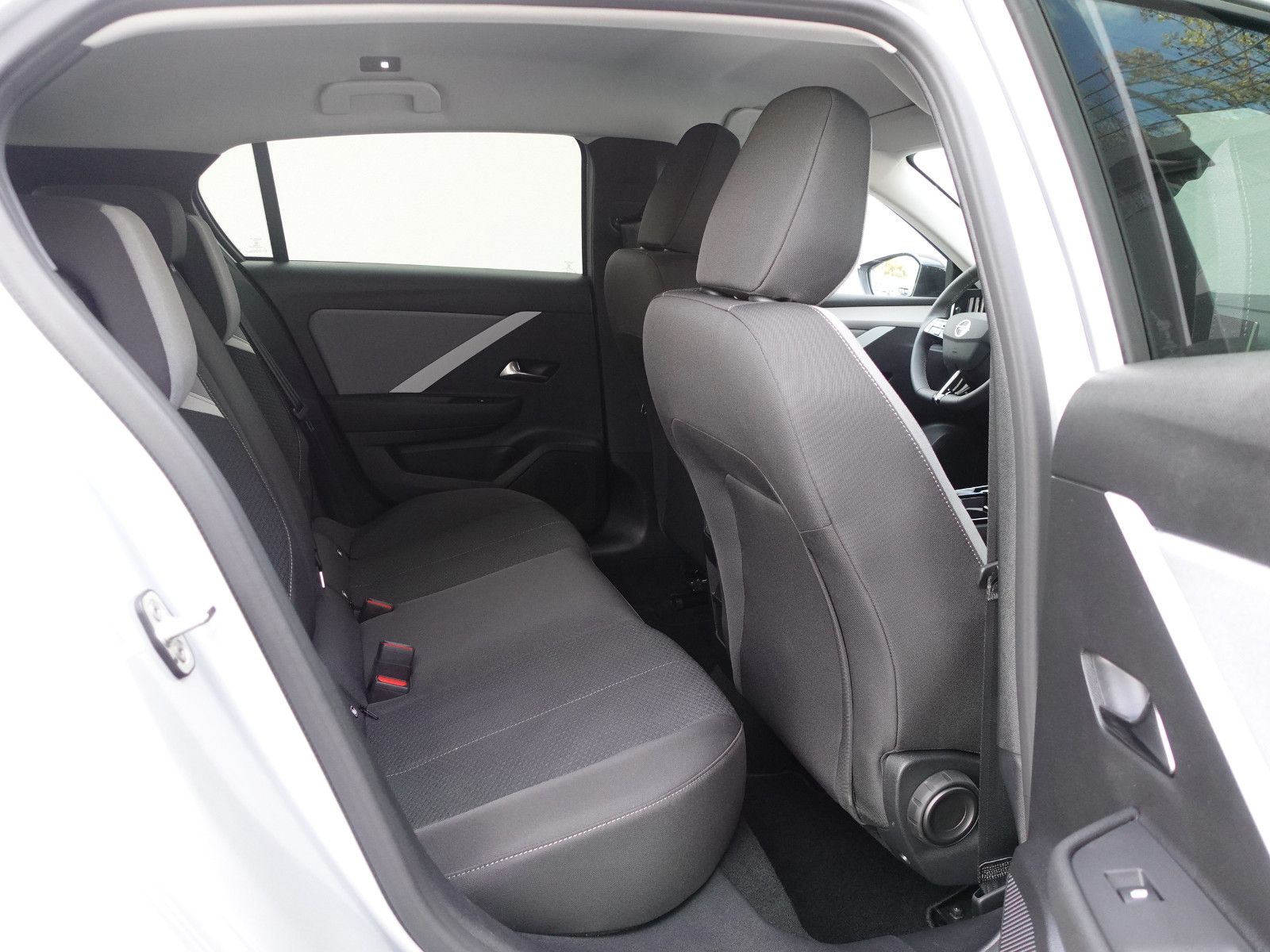 Fahrzeugabbildung Opel Astra 1.2Turbo Edition Allwetter,SHZ,Kamera,PDC