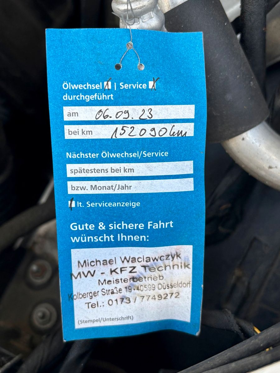 Fahrzeugabbildung Mercedes-Benz C 200 T AVANTGARDE Navi Leder SPORTSITZE PDC 2HD