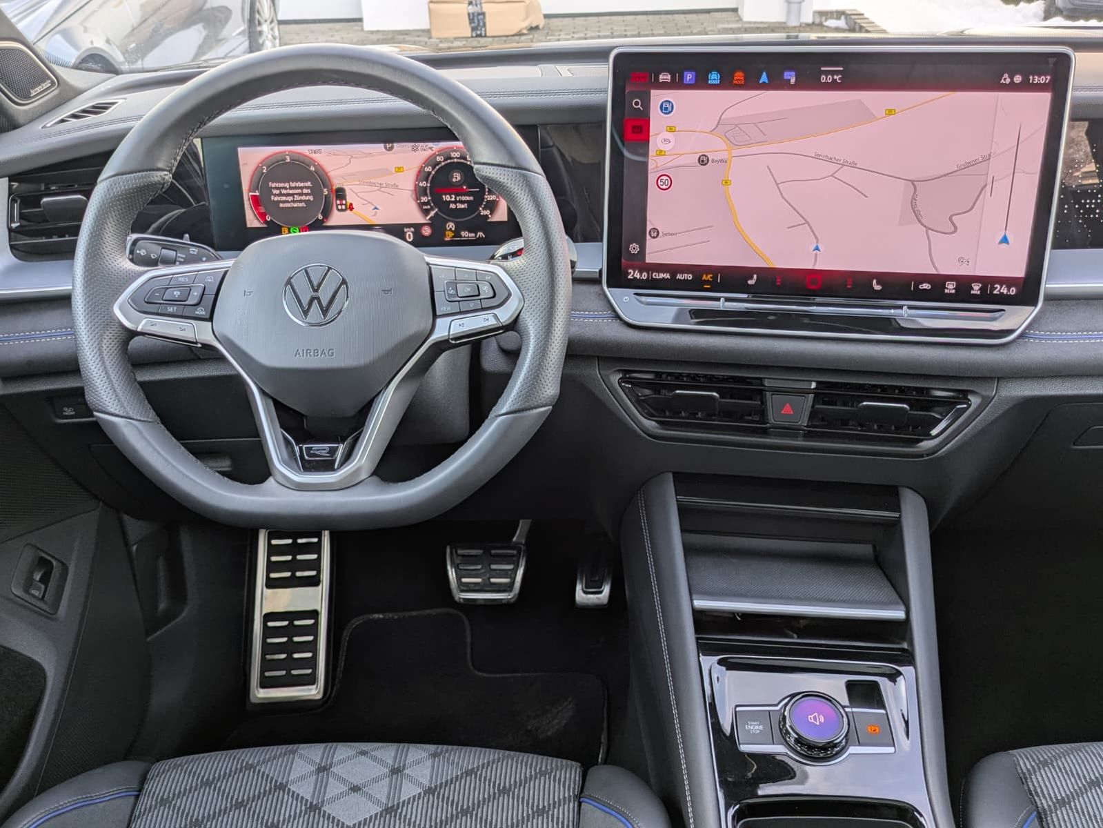 Fahrzeugabbildung Volkswagen Tayron 2.0 TDI 4M R-Line 7Si*MATRIX*AHK*PANO*HUD