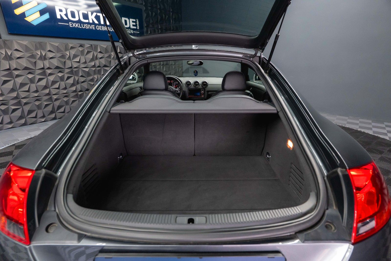 Fahrzeugabbildung Audi 2.5 TFSI TT RS Coupe quattro 6-Gang *Bi-Xenon*