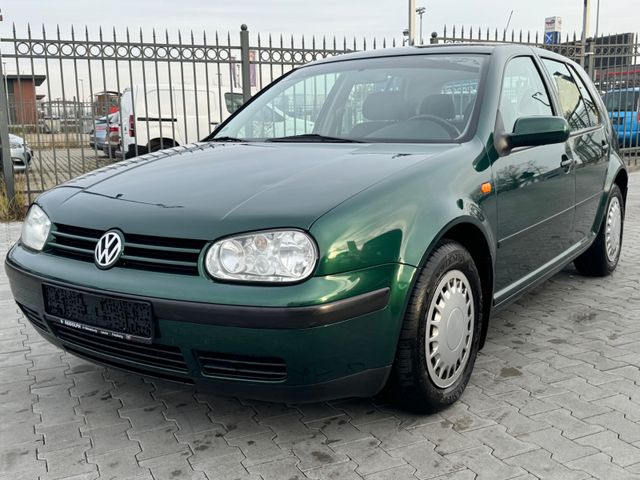 Volkswagen Golf 1.6 Trendline klima