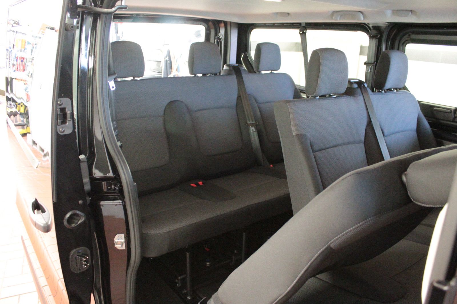 Fahrzeugabbildung Renault Trafic Dci 150 Grdt Evolution *Rollstuhlrampe*