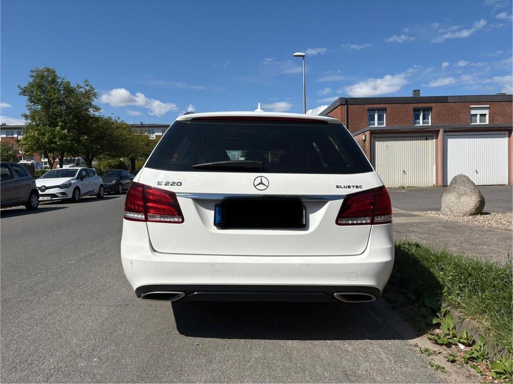 Mercedes-Benz E 220