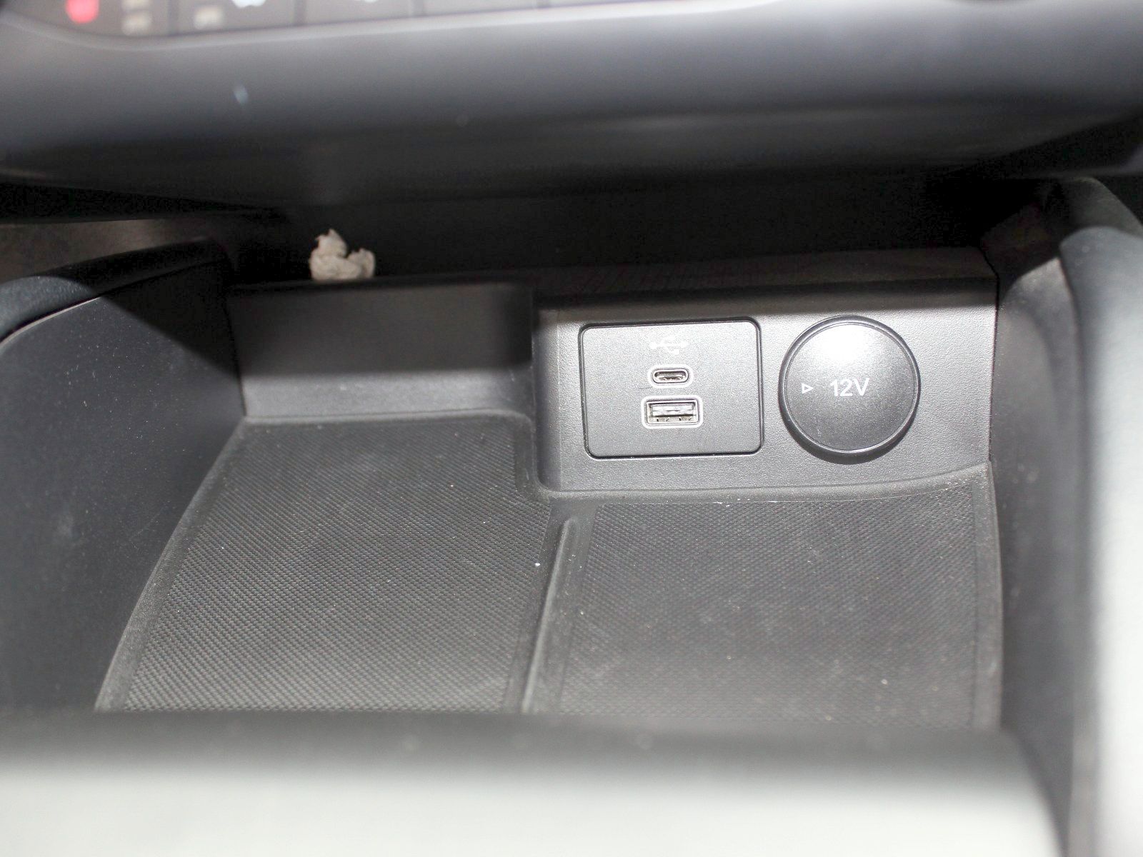 Fahrzeugabbildung Ford Kuga Plug-In Hybrid ST-Line X 2,5 Duratec