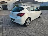 Opel Astra J Edition 140PS LED gepflegtes Fahrzeug - Opel aus 2010