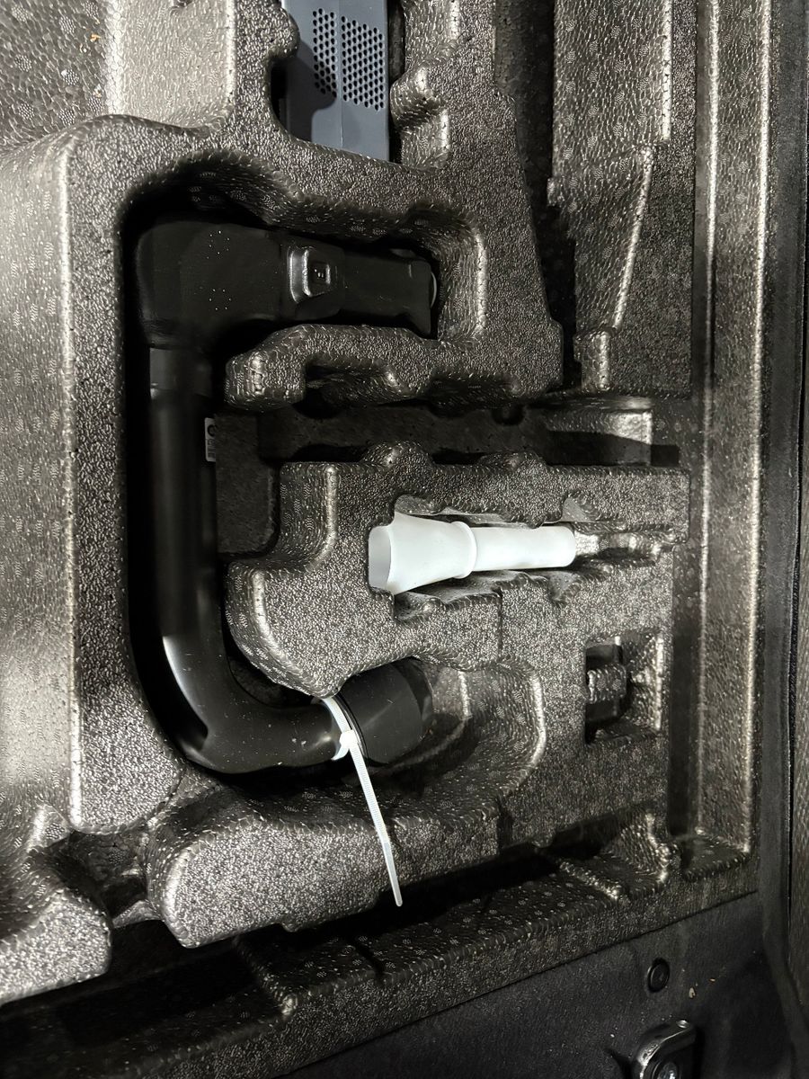 Fahrzeugabbildung Land Rover Range Rover Velar/R-DYNAMIC/PANO/HEAD-UP/ACC