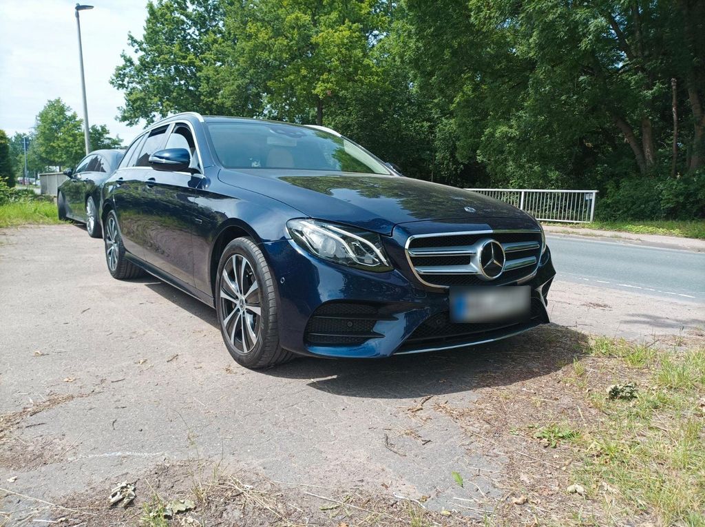 Image of Mercedes-Benz E 300