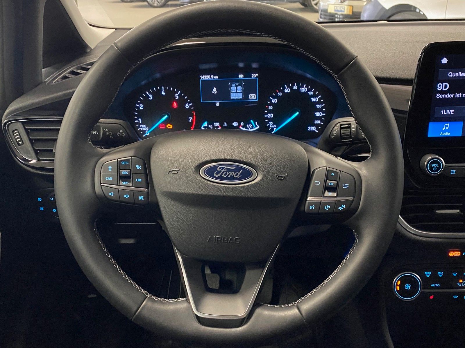 Fahrzeugabbildung Ford Fiesta 1.0 EcoBoost Titanium+LED+ALLWETTER+I-ACC