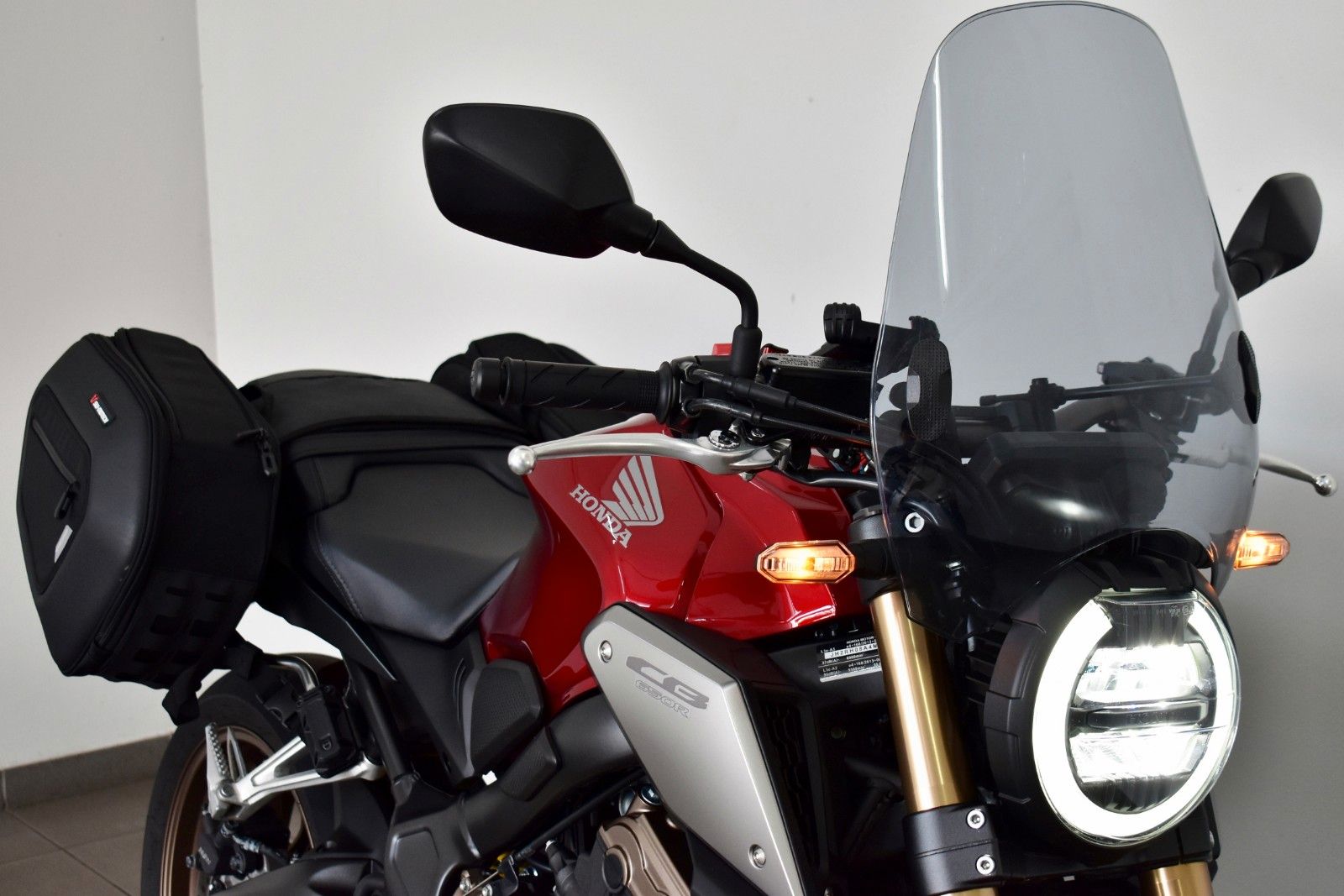 Fahrzeugabbildung Honda CB650R VIELE EXTRAS