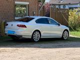 Volkswagen Passat 2.0 TSI DSG 4MOTION Highline Highline - Volkswagen Passat mit Benzin-Antrieb: Limousine