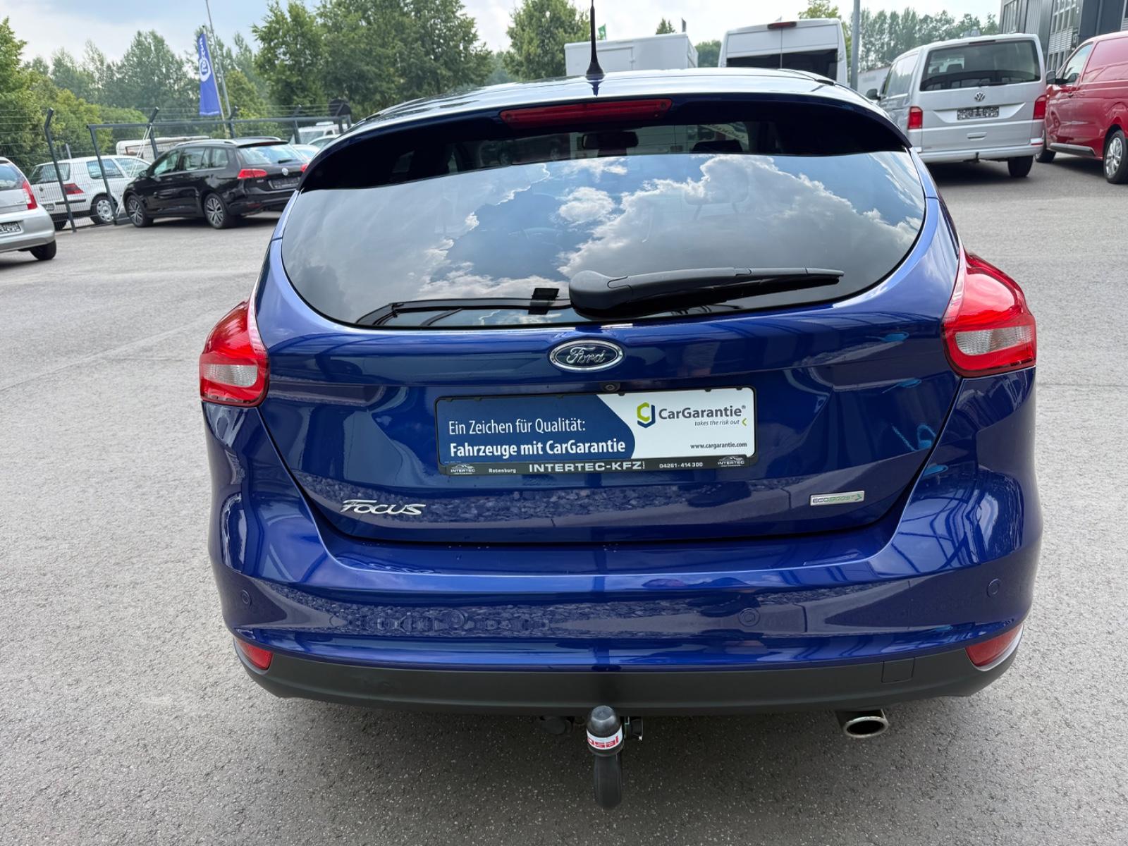Ford Focus Lim. Titanium Autom.*NAVI*CAM*PDC*SHZ*AHK*