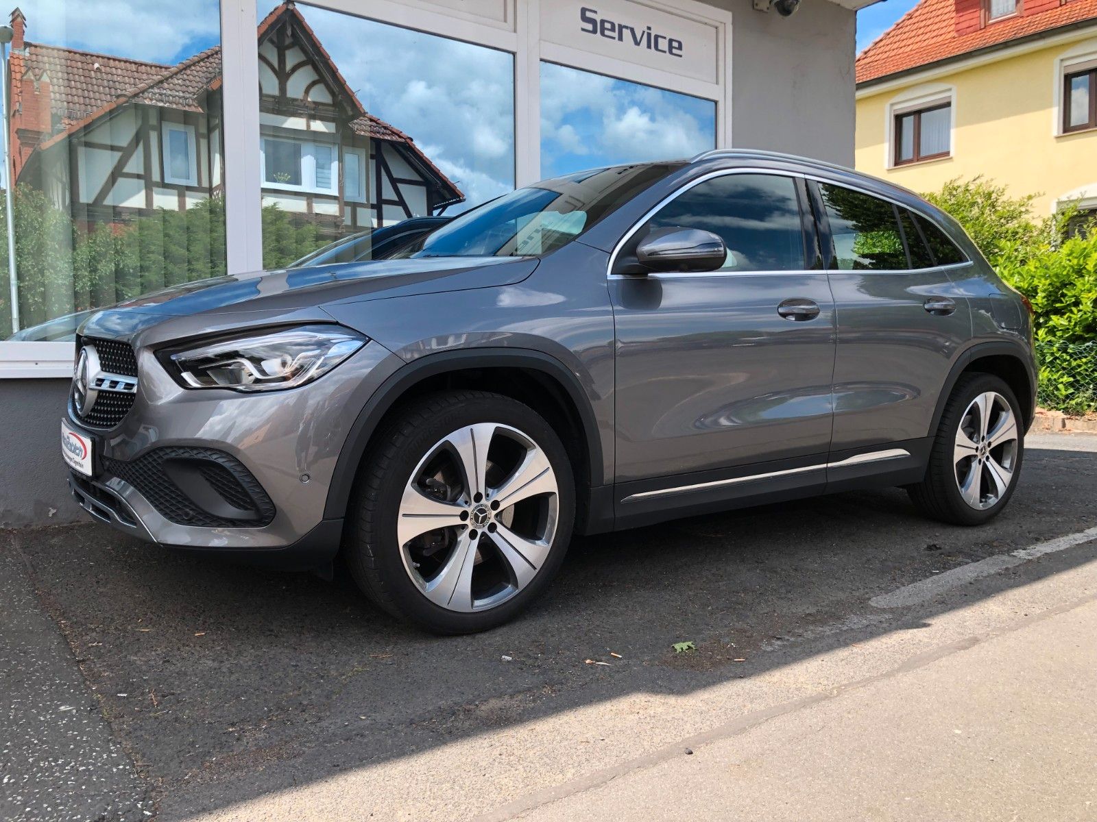 MERCEDES-BENZ GLA 250+AHK+Burmester+360°+Business+20"+Easy-Pak