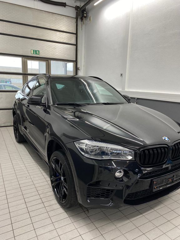 Image of BMW X6 M