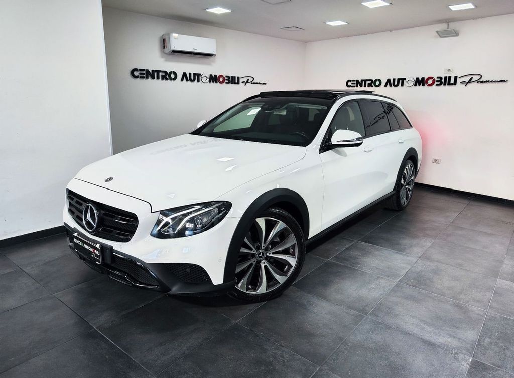 Image of Mercedes-Benz E 220