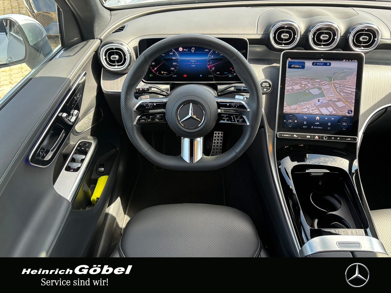 Fahrzeugabbildung Mercedes-Benz GLC 200 4M AHK*PANO*MEMORY*DISTRONIC*360°KAMERA