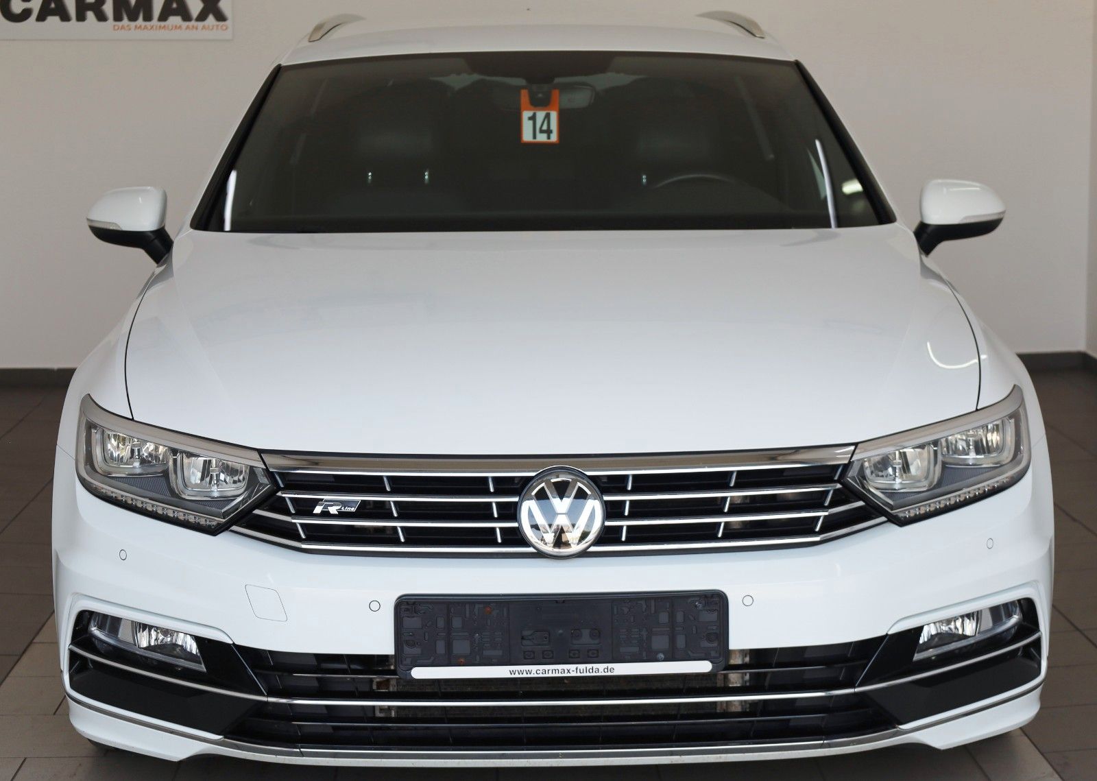 Fahrzeugabbildung Volkswagen Passat Variant R-line 4M,Navi,Kamera,ACC,AHK +WR