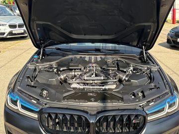 BMW M5 Limousine Gestiksteuerung B&W Surround DAB