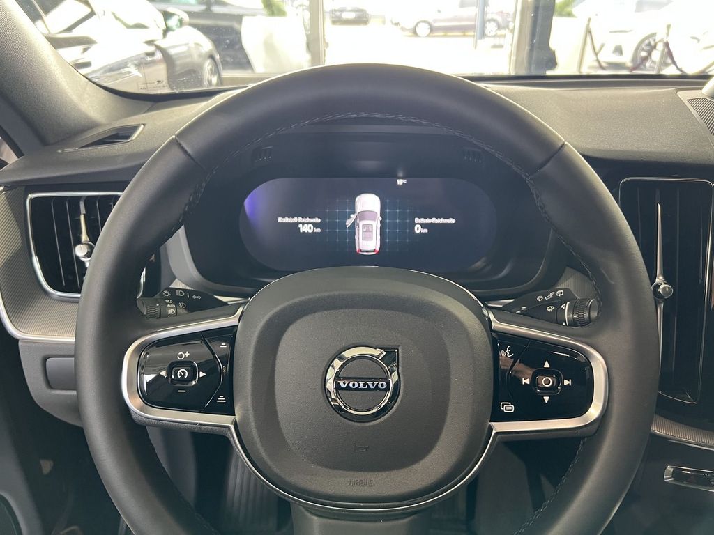 Volvo XC60 T6 Plus Black Edition Recharge AWD B&W HUD