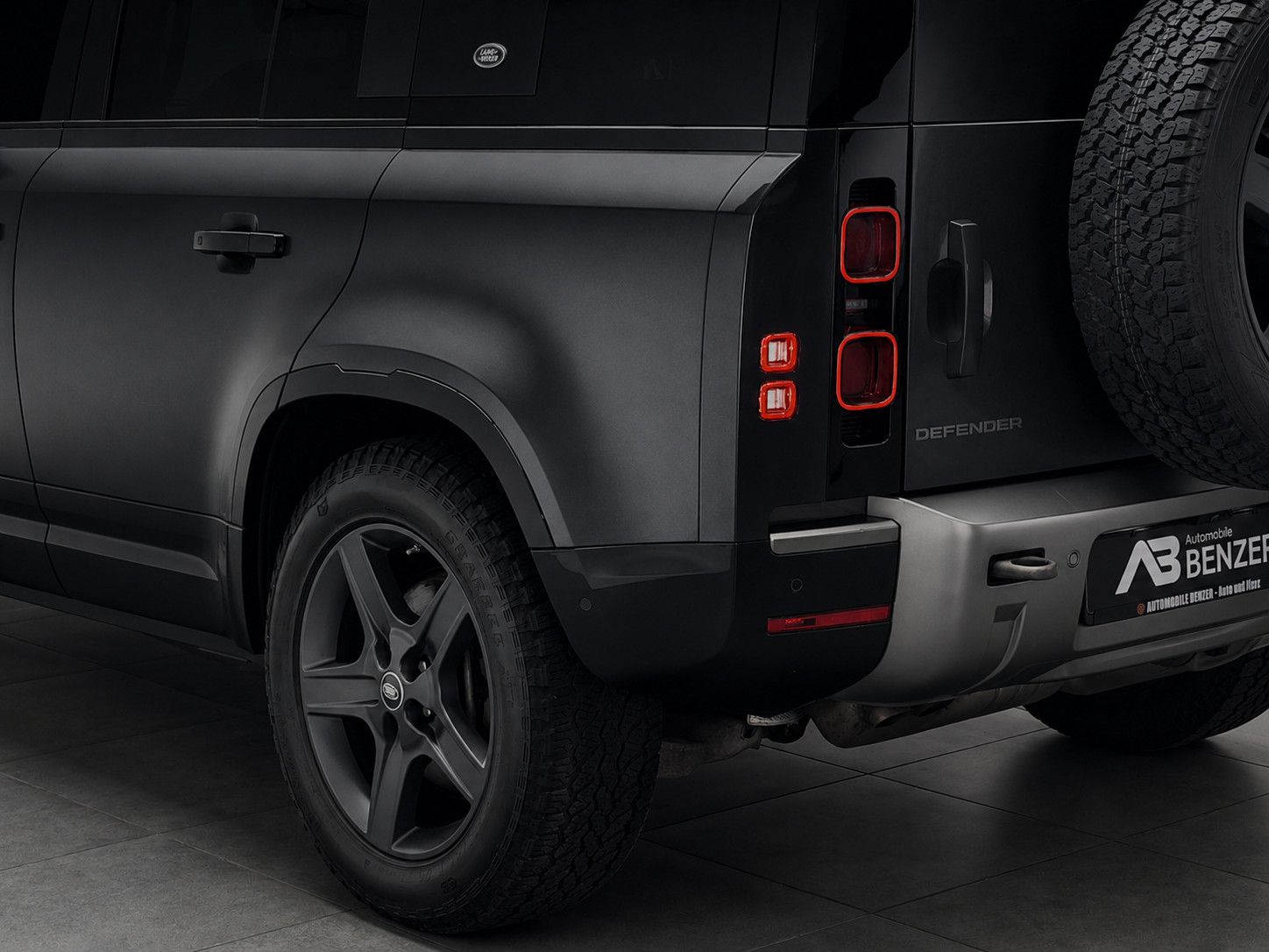 Fahrzeugabbildung Land Rover Defender 110 X-Dynamic SE/PANO/HUD/MERIDIAN