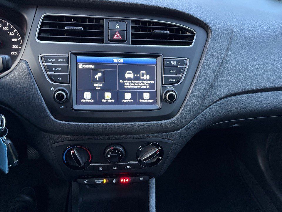Fahrzeugabbildung Hyundai New i20 1.0T 100PS Sonderedition YES!