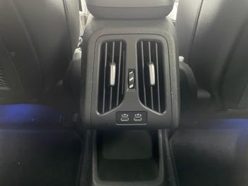 2024 BMW IX2 缩略图 14