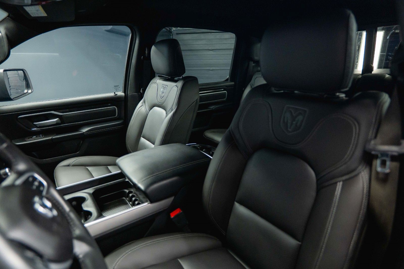 Fahrzeugabbildung Dodge RAM 5.7 V8 HEMI 4x4 BLACK EDITION Longbed 19%