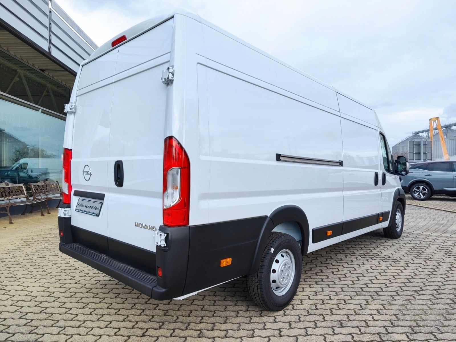 Fahrzeugabbildung Opel MOVANO L4H2 140 3,5toHEAVY+KLIMA+ALLWETTERREIFEN