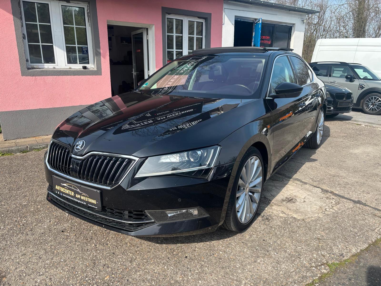 Skoda Superb 4x4 /AHK/Standheizung/ACC/Keyless/Pano/