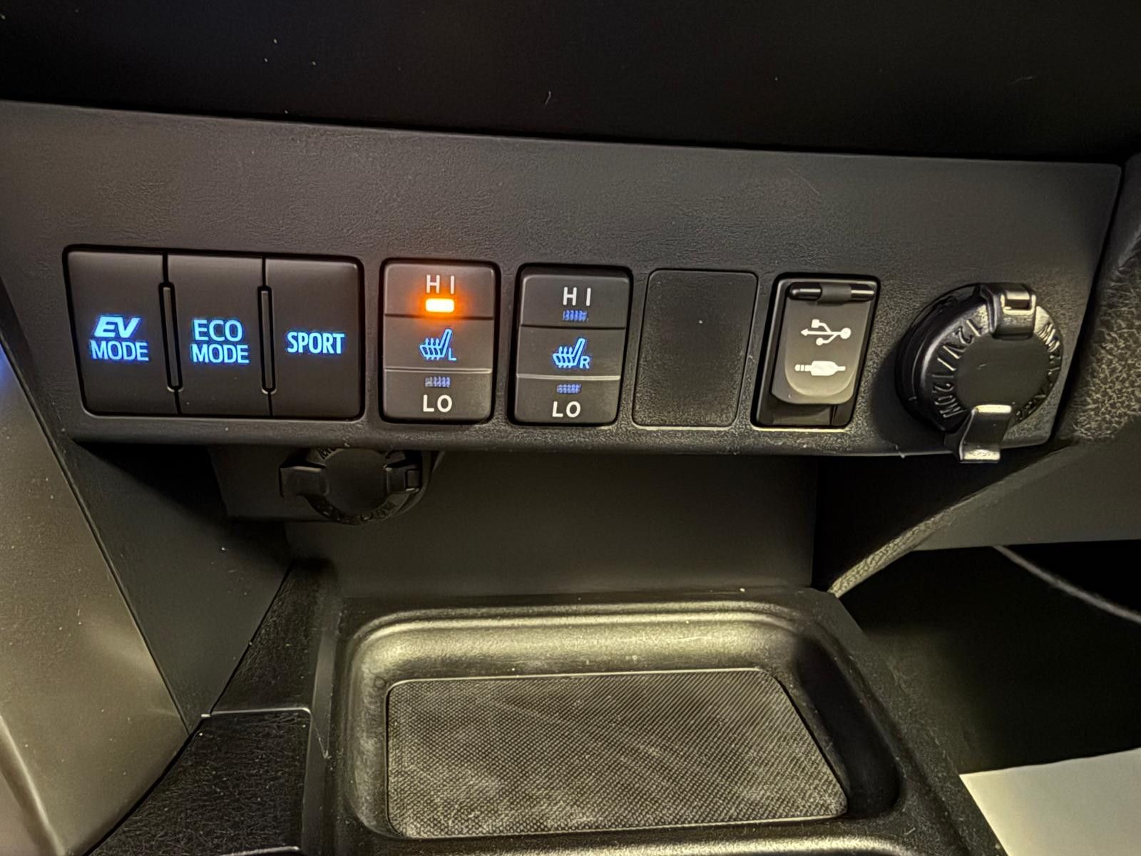 Fahrzeugabbildung Toyota RAV 4 RAV4 Hybrid Edition/ 1.HAND/AHK/KAMERA/LED