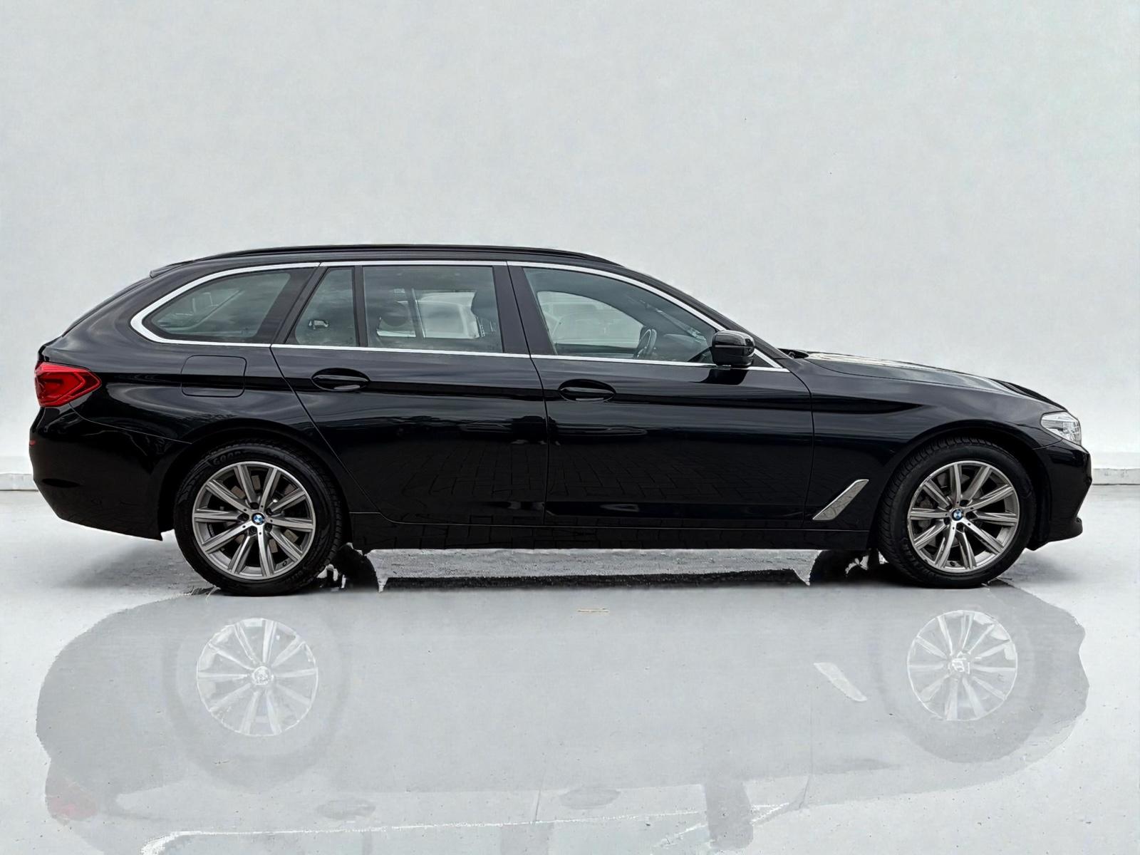 BMW 530d Touring*PANO*LEDER*HUD*LED*HIFI*APPLECAR*