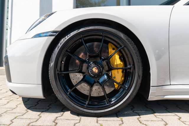 Porsche 992 Turbo S Cabrio/ NACHTSICHT/ INNO DRIVE/ BURM