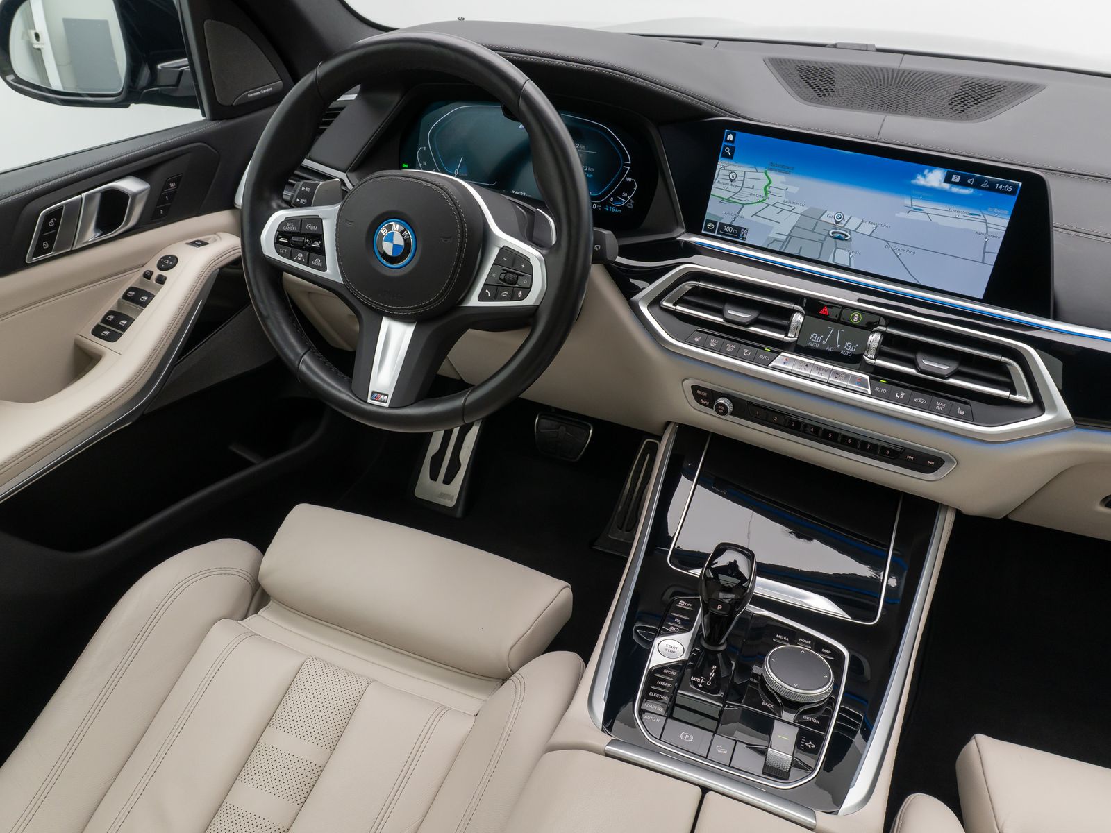 Fahrzeugabbildung BMW X5 xD45e M Sport Kamera Laser Panorama HUD H/K