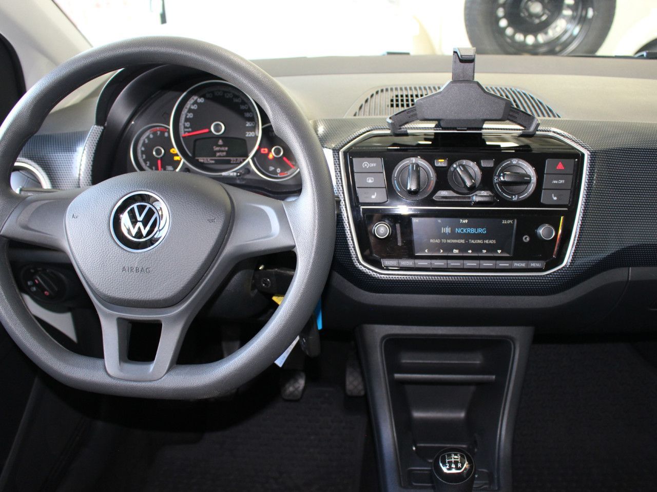 Fahrzeugabbildung Volkswagen up! move Klima/SHZ/Maps+More Dock