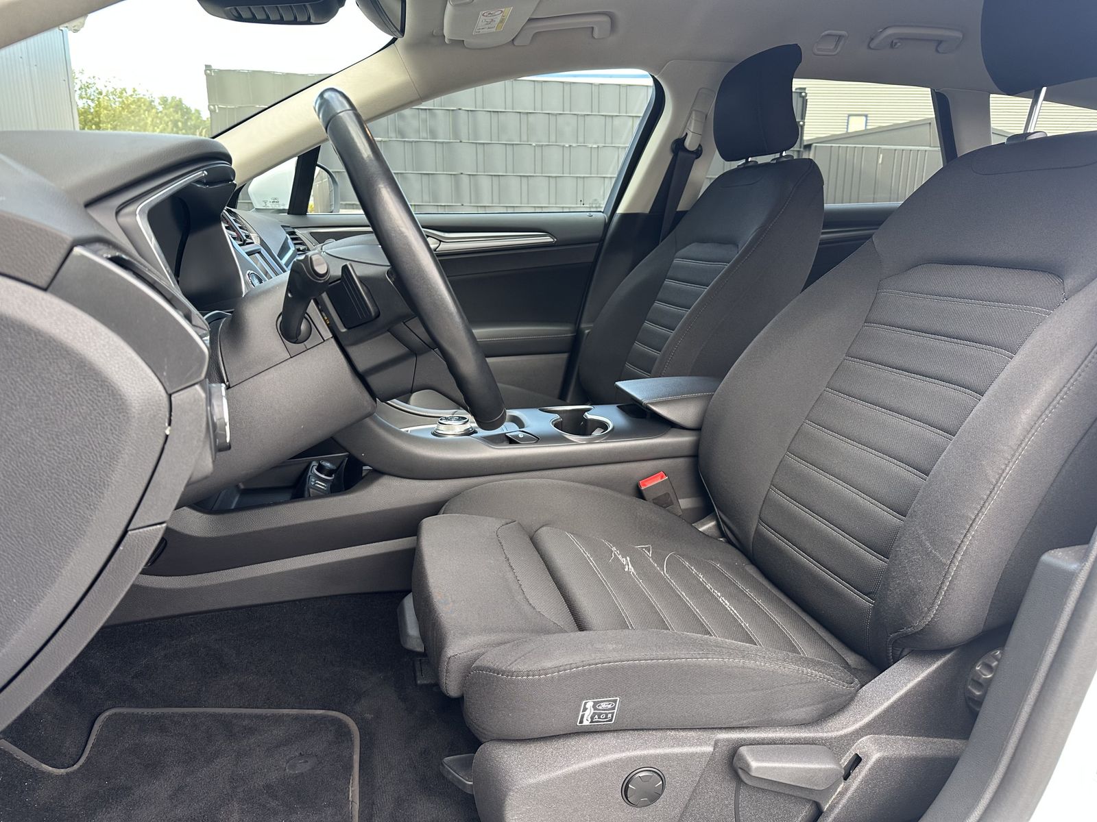 Fahrzeugabbildung Ford Mondeo Turnier 2.0 EB Aut. Titanium NAV+LED+AHK