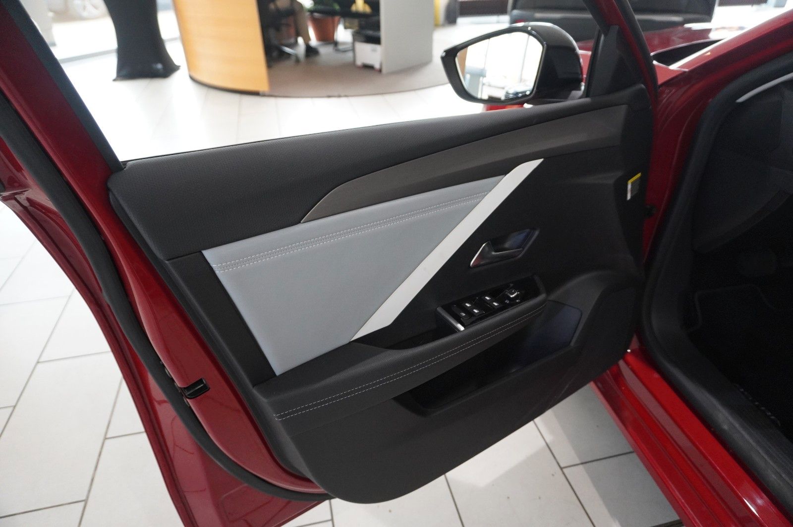Fahrzeugabbildung Opel Astra L Lim. 1.6 HYBRID ELEGANCE NAVI/LED/KAMERA