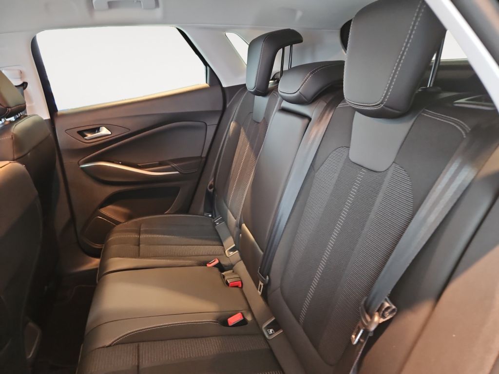 Fahrzeugabbildung Opel Grandland 1.2 DI Elegance,Navi,LED,Lenkradheizun