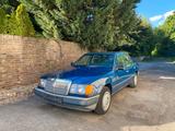Mercedes-Benz Mercedes 230E W124  H-Zulassung !!!  Autom... - Mercedes-Benz 230 in Duisburg