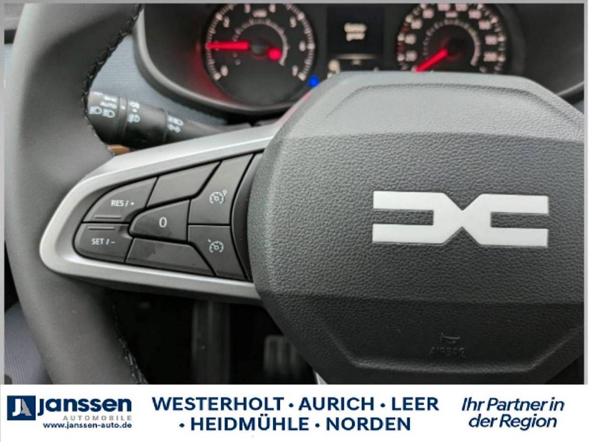 Fahrzeugabbildung Dacia Sandero Stepway Expression TCe 110