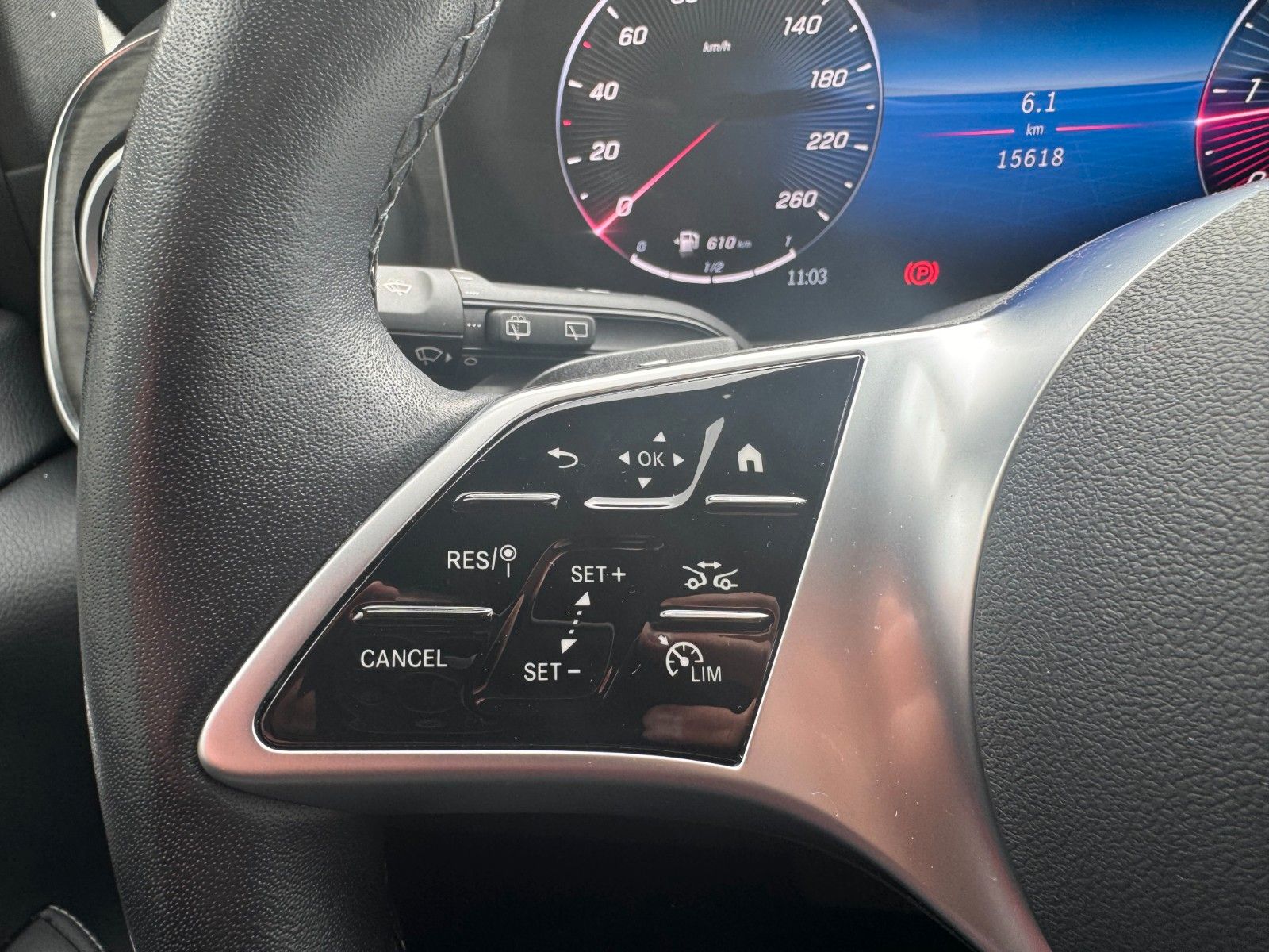 Fahrzeugabbildung Mercedes-Benz V 300 d AVANTGARDE Extralang 360Kamera Standheiz